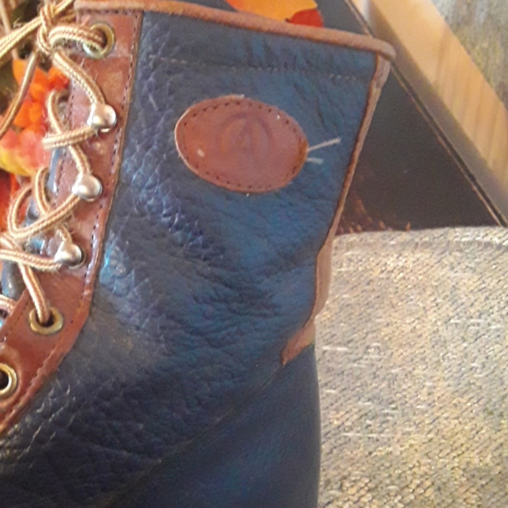 BOOTS - Picture 6 of 6